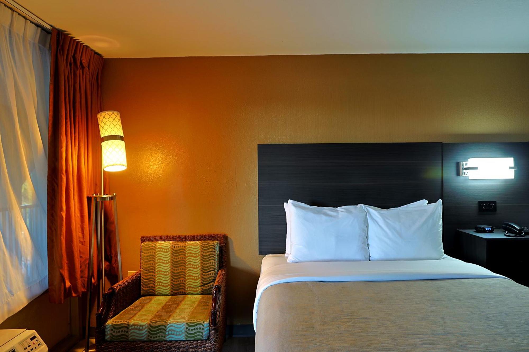 Quality Inn Kennedy Space Center Titusville Exterior photo