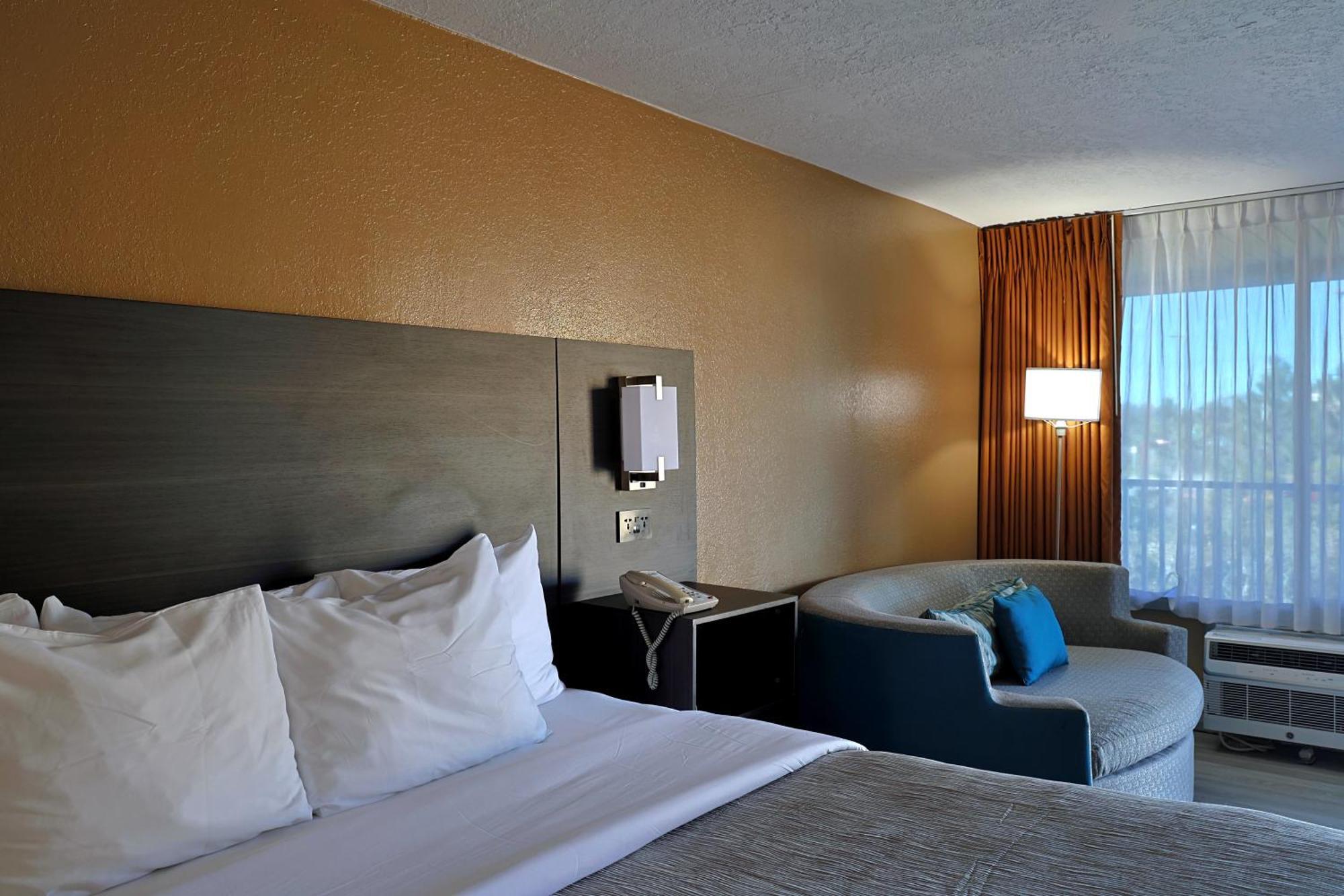 Quality Inn Kennedy Space Center Titusville Exterior photo