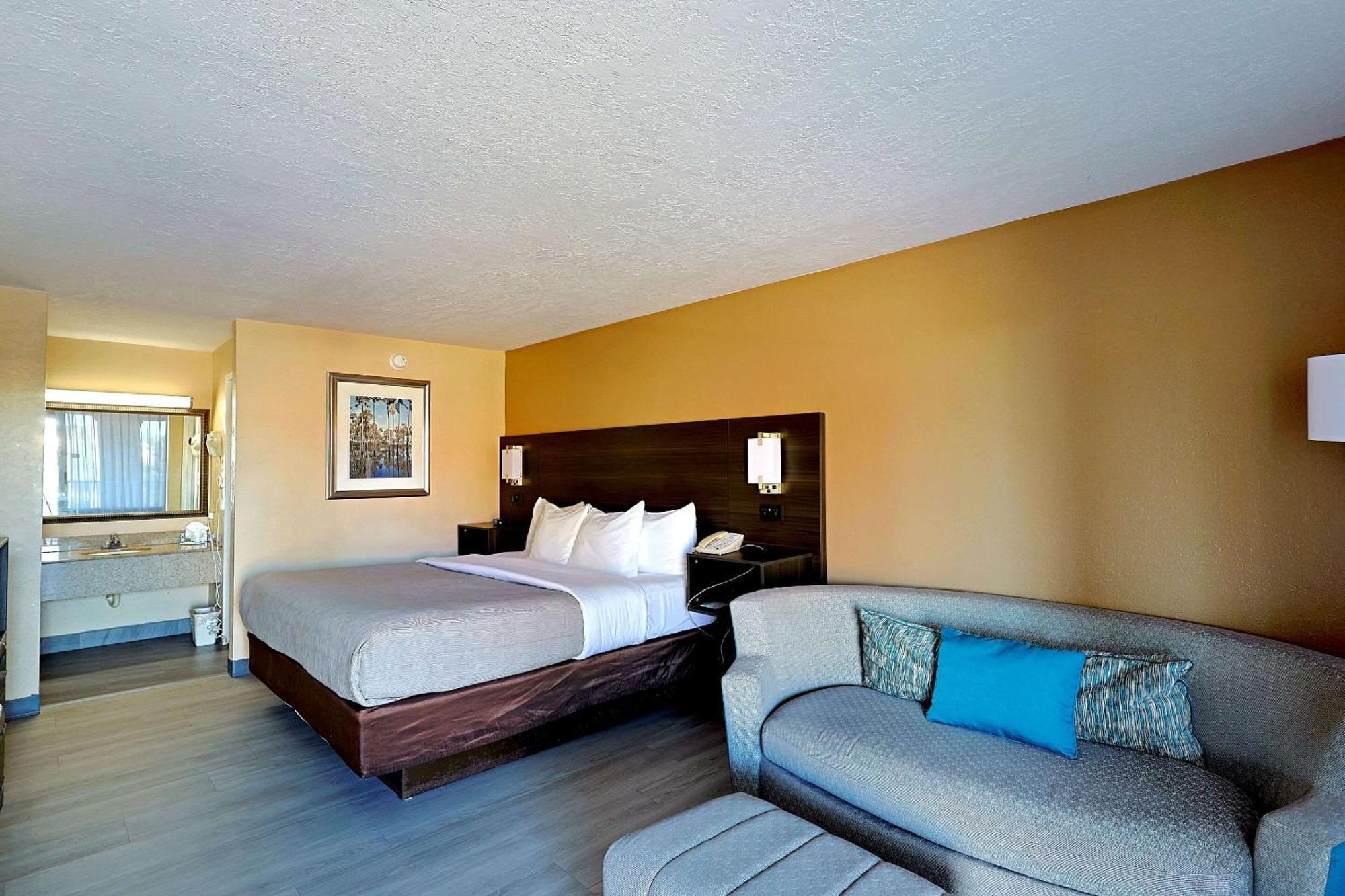 Quality Inn Kennedy Space Center Titusville Exterior photo